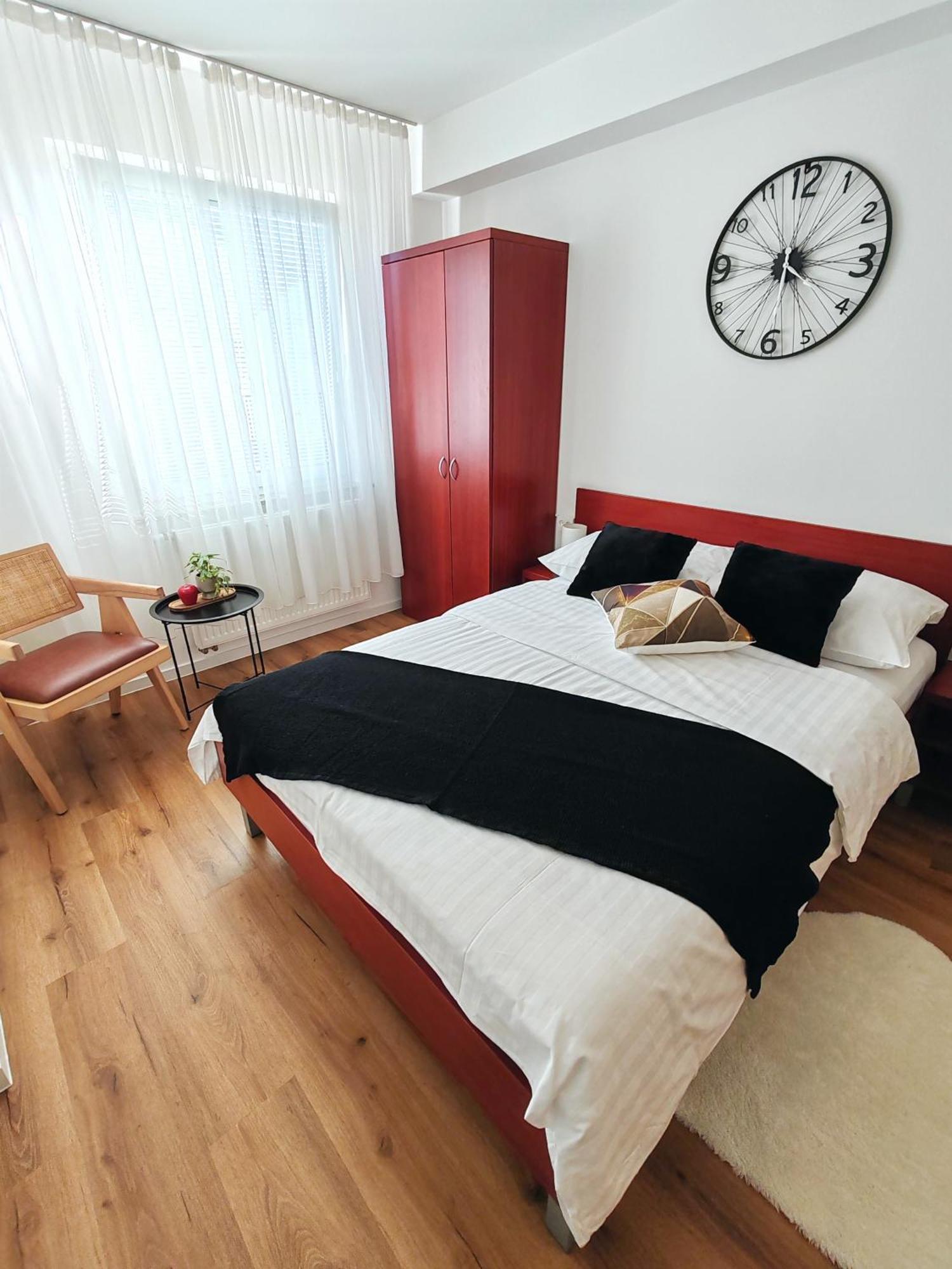 Lucky Center Ljubljana Apartment Luaran gambar