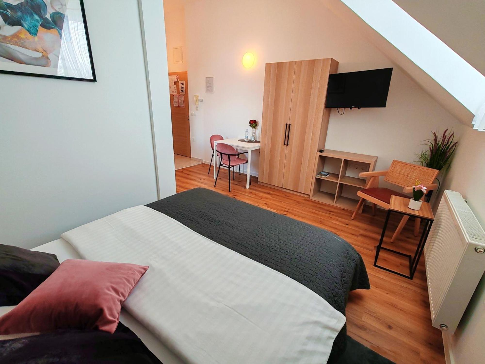 Lucky Center Ljubljana Apartment Bilik gambar